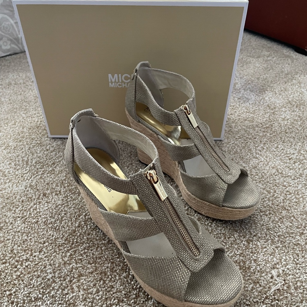 Michael Michael Kors Platform Wedge Gold sz9 w/box